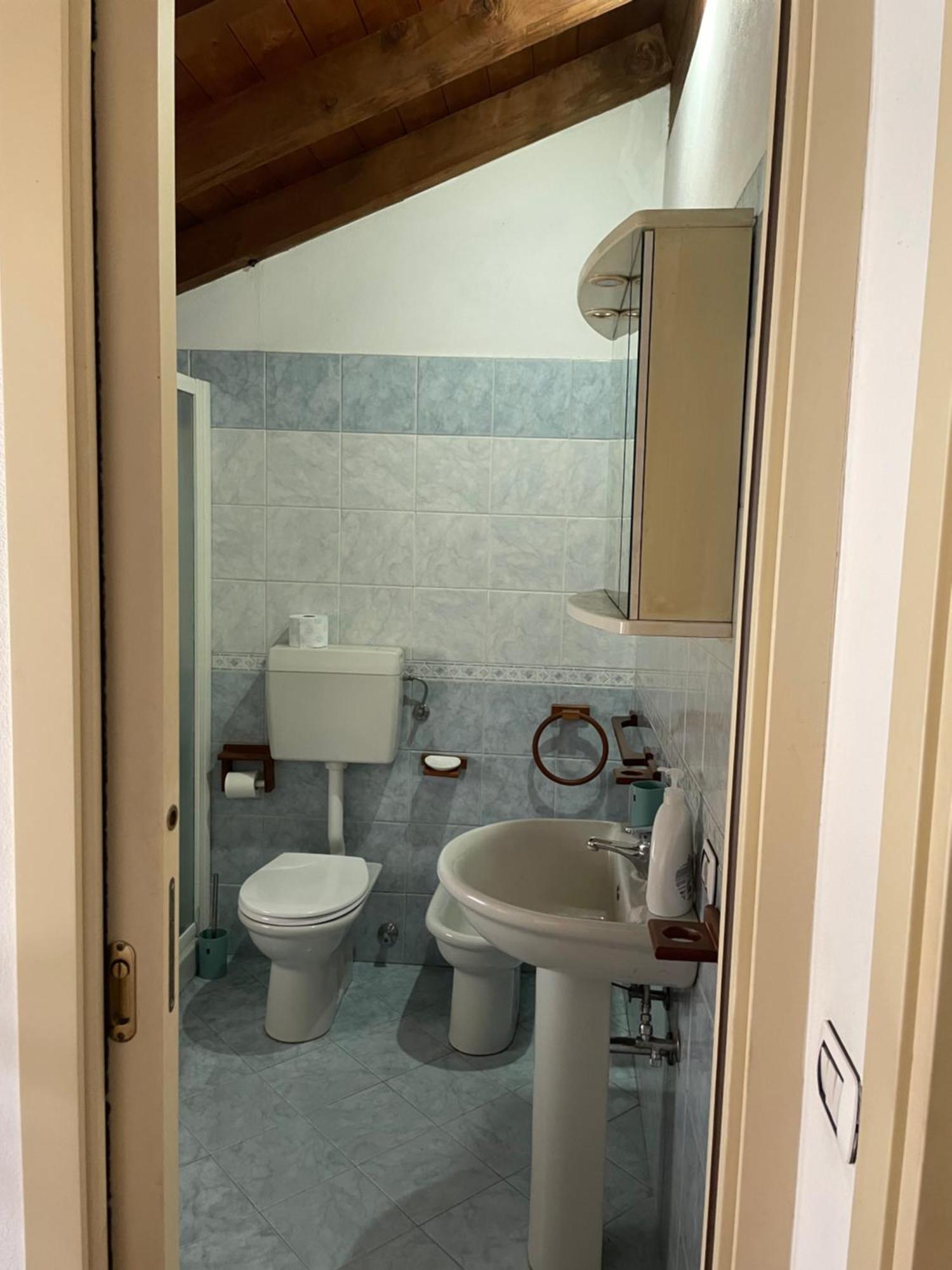 Court Inn Galliate Room photo
